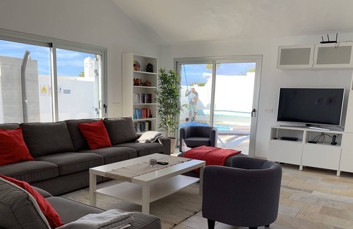 Puerto del Carmen Villa | Fantastically much modern space, private pool and the beach within easy reach