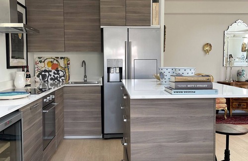 Jean-Medecin Apartment | Fantastisk Etagelägenhet med Stor Terrass och Perfekt Läge