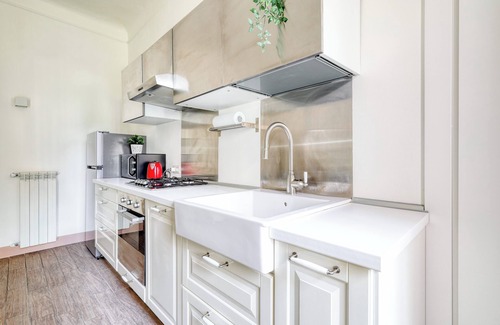 Centro Direzionale Apartment | Fara 33 Cozy flat in Centrale district