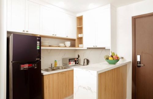 Tan Binh Apartment | Faraway Home 2 - 5 minutes to Tan Son Nhat Airport, 2 Bedroom, Swim Pool & View