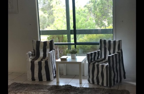 Bay Of Shoals House | Farm Home * + Air Con * Free WIFI * Beautiful Bush Views * Wildlife