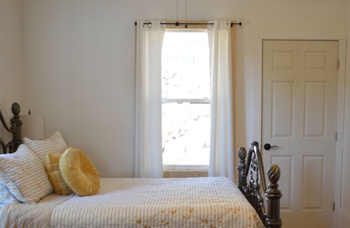 Auburn Other | Farm house get away in Auburn's Gold Country Foothills.