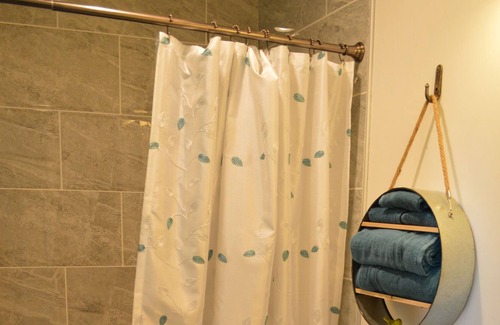 Auburn Other | Farm house get away in Auburn's Gold Country Foothills.