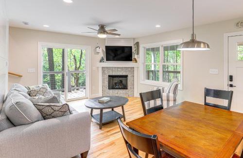 Hendersonville House | Farm On-Site Mtn-View Cottage in Hendersonville!