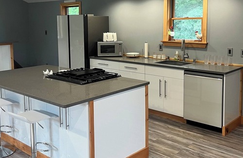 Scarborough Apartment | Farm Retreat at Royle Ridge, Relax and visit with Farm Animals!