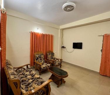 Kanthalloor House | Farm Stay - Apple Valley