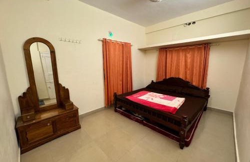 Kanthalloor House | Farm Stay - Apple Valley