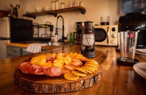 West Newton Apartment | Farm Stay Hot tub Pond Nature Views Near Dwntwn
