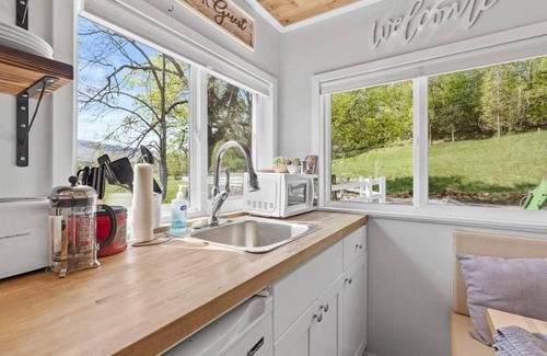 Lookout Valley Neighborhood Association Hotel | Farm Stay Pool 15min to Chattanooga