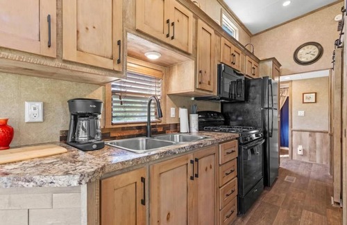 Lookout Valley Neighborhood Association Hotel | Farm Stay Pool 15min to Chattanooga