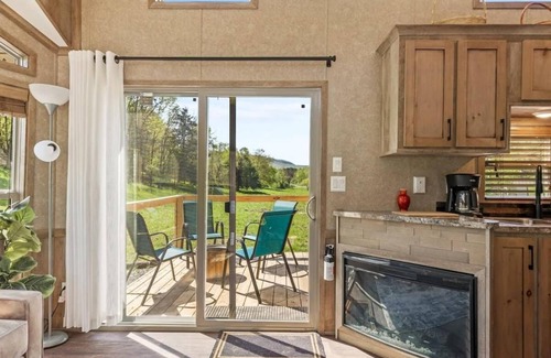 Lookout Valley Neighborhood Association Hotel | Farm Stay Pool 15min to Chattanooga