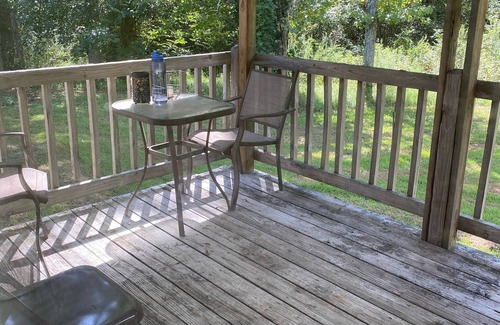 Monroe House | Farm Stay. Sanford stadiumWiFi , cable , My place is a farm .Wedding venues