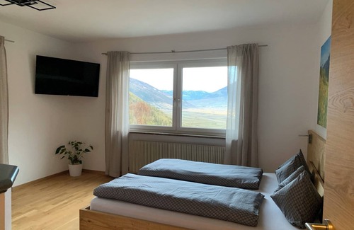Laces Other | Farm with small animals, beautiful and quiet location, with panoramic view