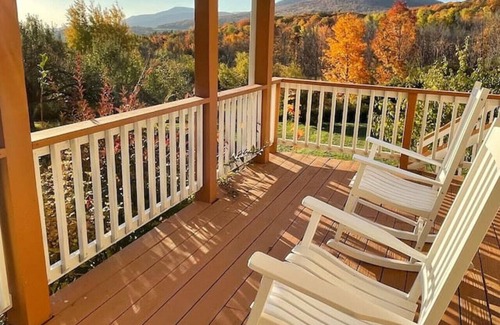 Durham House | Farmhouse at Larosa Lane · 10 Min to Skiing | Catskill Views | Fire Pit