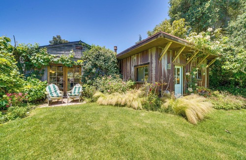 Carpinteria Cottage | Farmhouse-Chic Carpinteria Cottage w/Pool Access