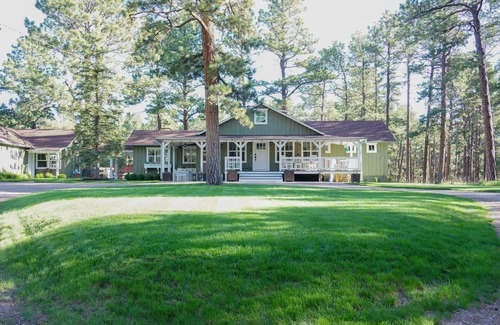 Monument House | Farmhouse Cottage Near Monument And Air Force Academy