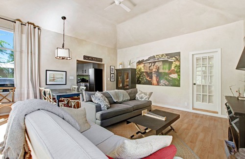 St. Helena Cottage | Farmhouse Cottage on the Valley Floor