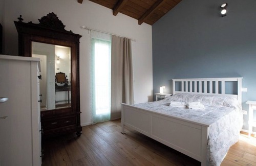 Castignano Other | Farmhouse "Depandace Lavanda" with Shared Pool & Wi-Fi