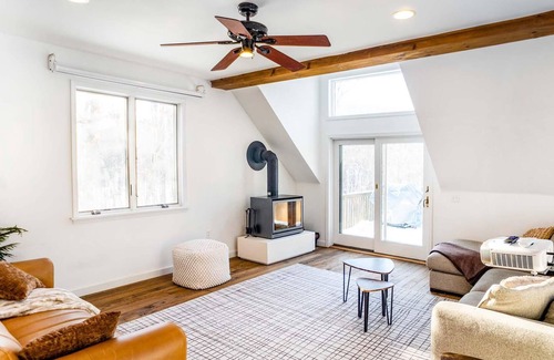 New Paltz Other | Farmhouse Escape with Stunning View 90 min from NYC