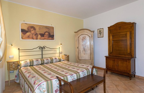 Campiglia Marittima Other | Farmhouse "Il Girasole - Limone" with Shared Pool, Shared Garden & Wi-Fi