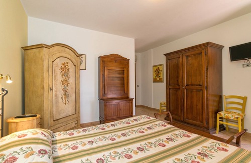 Campiglia Marittima Other | Farmhouse "Il Girasole - Limone" with Shared Pool, Shared Garden & Wi-Fi