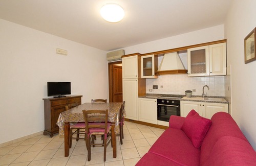 Campiglia Marittima Other | Farmhouse "Il Girasole - Malva" with Shared Pool, Shared Garden & Wi-Fi