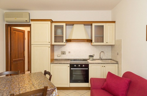 Campiglia Marittima Other | Farmhouse "Il Girasole - Malva" with Shared Pool, Shared Garden & Wi-Fi