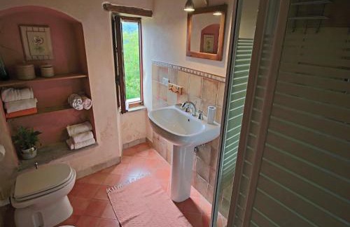 Apecchio House | Farmhouse in Apecchio with Pool and Terrace