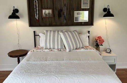Ferndale Other | Farmhouse in beautiful Ferndale. Big enough for the whole family!