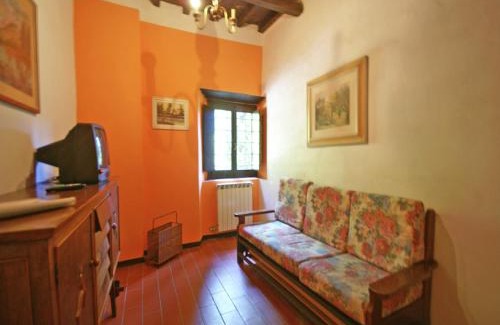 Dicomano House | Farmhouse in Dicomano with Tuscan Views