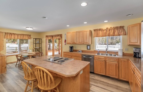 Leavenworth House | Farmhouse In Plain 2 Bedroom Home by NW Comfy Cabins by RedAwning