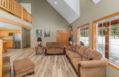 Leavenworth House | Farmhouse In Plain 2 Bedroom Home by NW Comfy Cabins by RedAwning