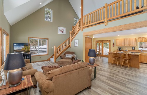 Leavenworth House | Farmhouse In Plain 2 Bedroom Home by NW Comfy Cabins by RedAwning