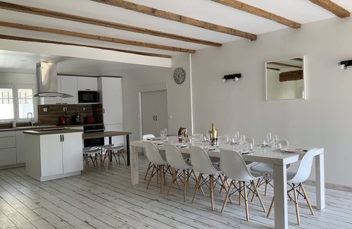 Eyragues House | Farmhouse in the heart of the village