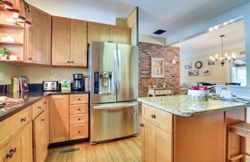 Bethlehem House | Farmhouse on Ammonoosuc River Near Cannon Mountain