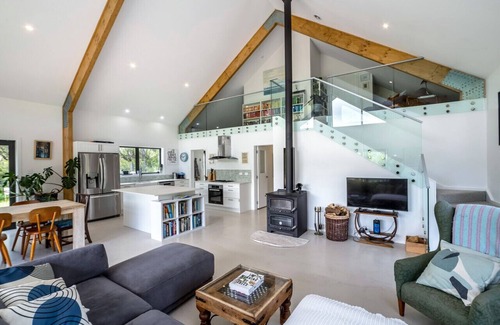 Martinborough House | Farmhouse Retreat, Longbush