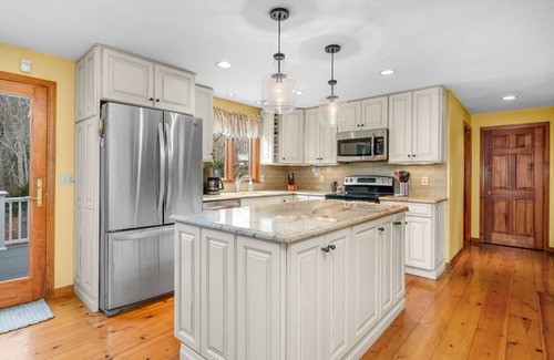 Plymouth House | Farmhouse with pool and private beach access