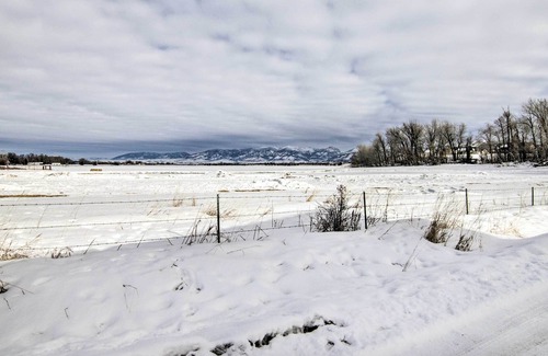 Four Corners Condo | Farmland Flat w/ Mtn Views, 7 Mi to Dtwn!