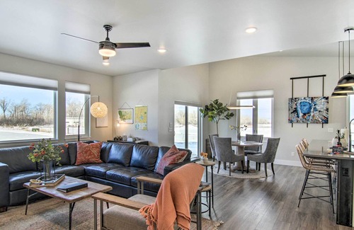 Four Corners Condo | Farmland Flat w/ Mtn Views, 7 Mi to Dtwn!