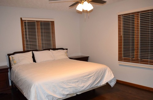 Woodstock House | Farmstay in Woodstock GA