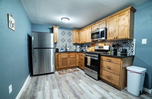 Near East Side House | Fascinating 2BR/1BA Near Festive DT and Riverwalk