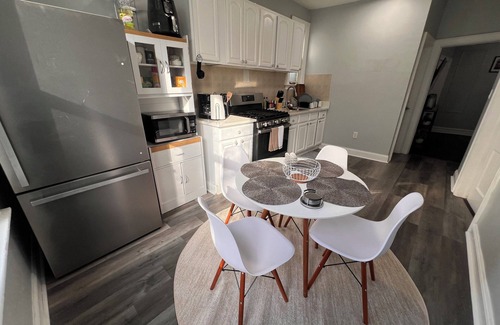 Jersey City Apartment | Fascinating apartment 10 min path and 20 min New York