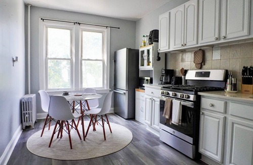 Jersey City Apartment | Fascinating apartment 10 min path and 20 min New York