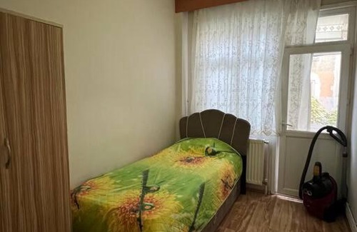 Fatih Apartment | Fatih’in merkezinde 2+1 konforlu yüksek giriş daire