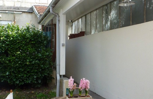 Saint-Bruno - Saint-Victor Apartment | Favorite downtown, shop Bordeaux with garden