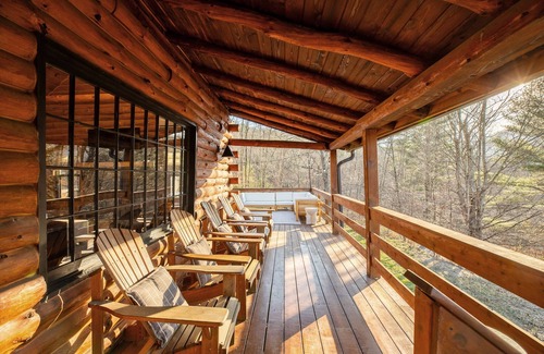 Phoenicia House | Fawn Hill Cabin: Cozy Log Cabin in Phoenicia