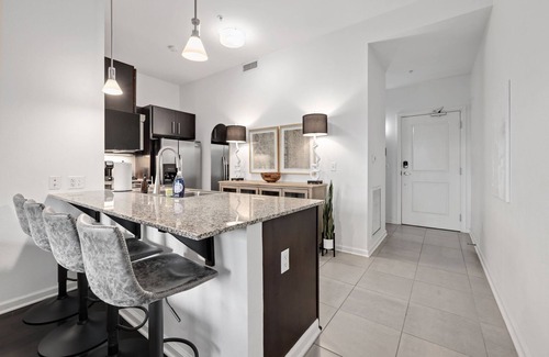 Fayetteville Apartment | Fay Flat-ON Dickson St-Downtown High Rise Suite