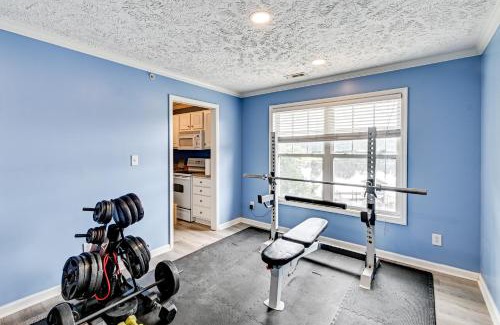 Westover Apartment | Fayetteville Autumn Escape Lake Views and Home Gym