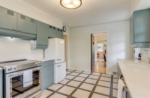 Fayetteville House | Fayetteville Home ~ 2 Blocks to Dickson Street!