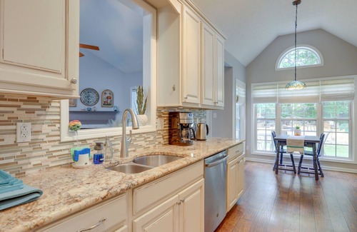 Fayetteville House | Fayetteville Retreat w/Hot Tub & Fenced Yard